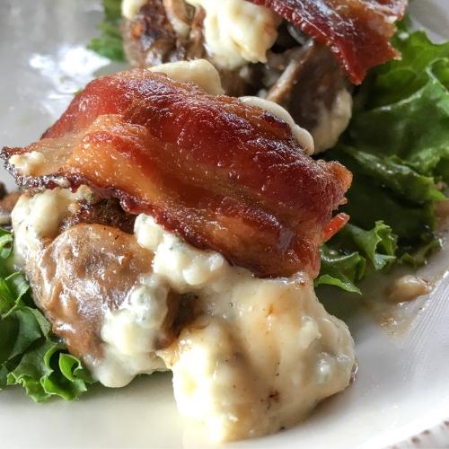 Fetured image for keto bacon and blue cheese sliders